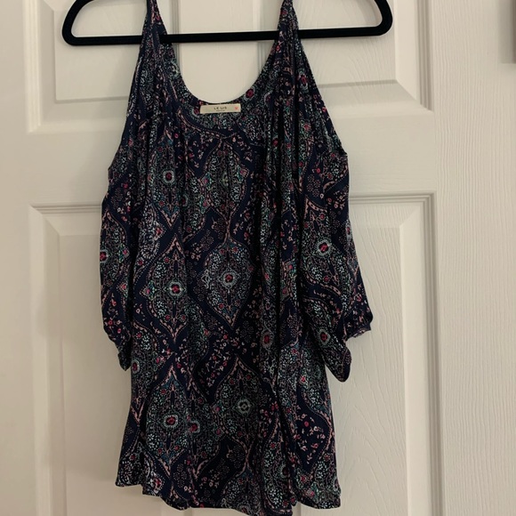 NWOT - Cold Shoulder Top - Picture 2 of 5